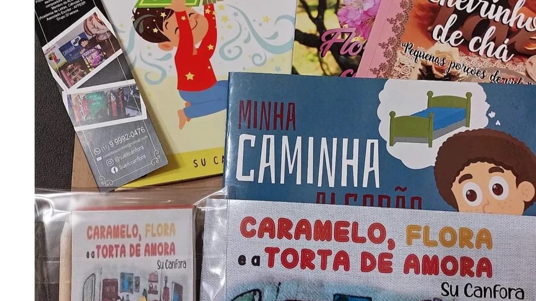 Livro Cinco livros publicados